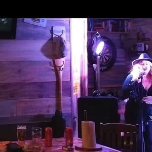 Meet your Posher, Lynsey